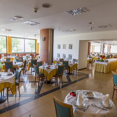 Hotel Atlas Alba Adriatica Zewnętrze zdjęcie