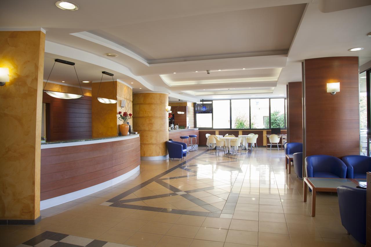 Hotel Atlas Alba Adriatica Zewnętrze zdjęcie