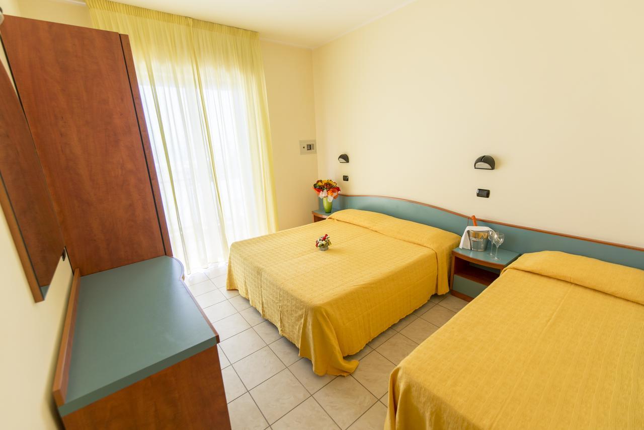 Hotel Atlas Alba Adriatica Zewnętrze zdjęcie
