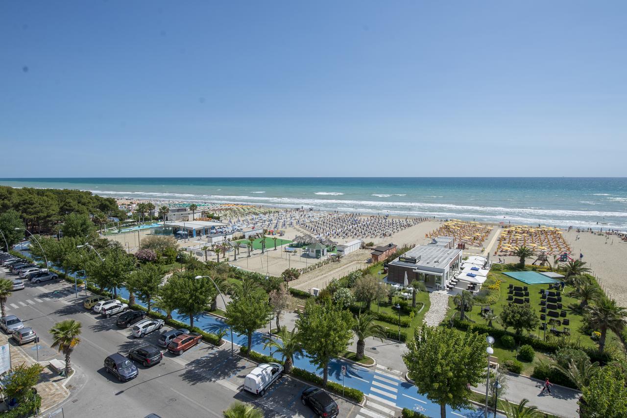 Hotel Atlas Alba Adriatica Zewnętrze zdjęcie