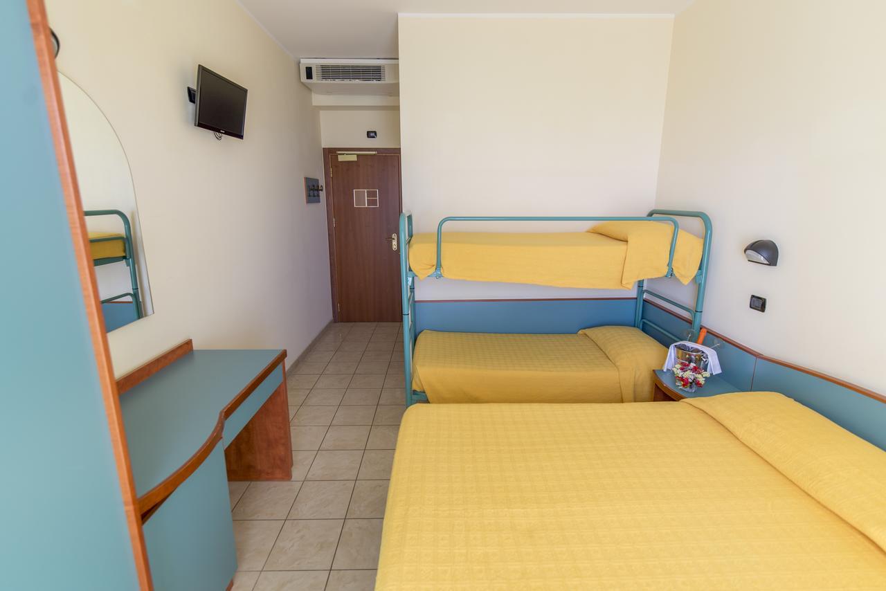 Hotel Atlas Alba Adriatica Zewnętrze zdjęcie
