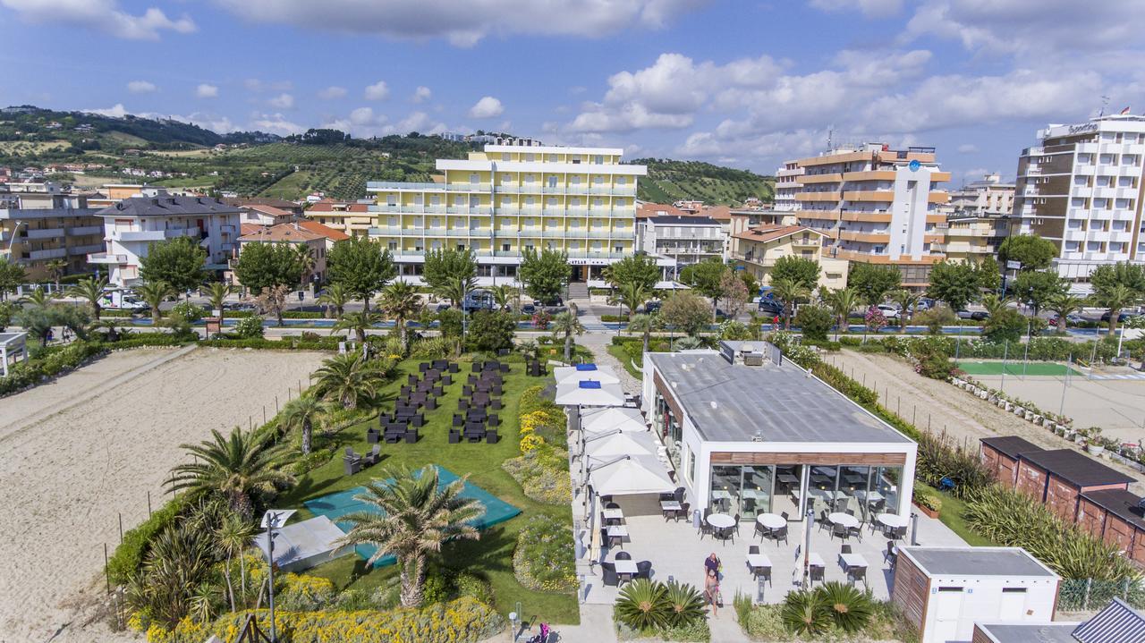 Hotel Atlas Alba Adriatica Zewnętrze zdjęcie