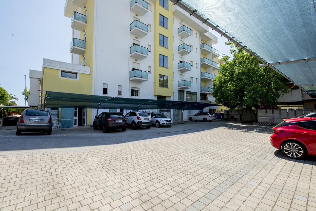 Hotel Atlas Alba Adriatica Zewnętrze zdjęcie